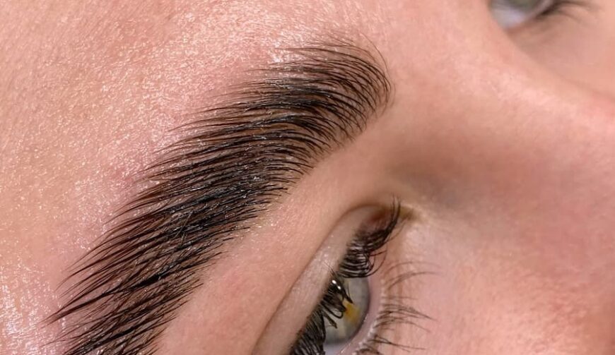 everything-to-know-about-eyebrow-tinting